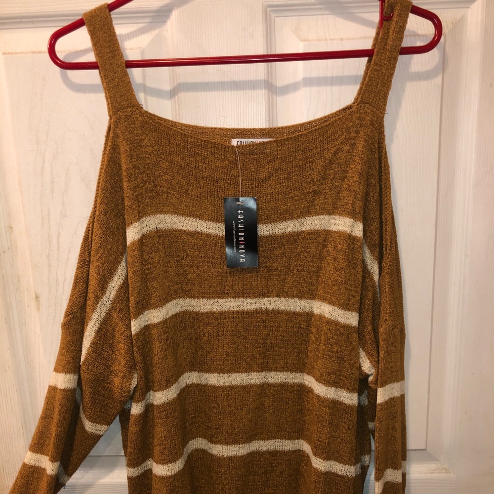 cut out shoulder sweaters